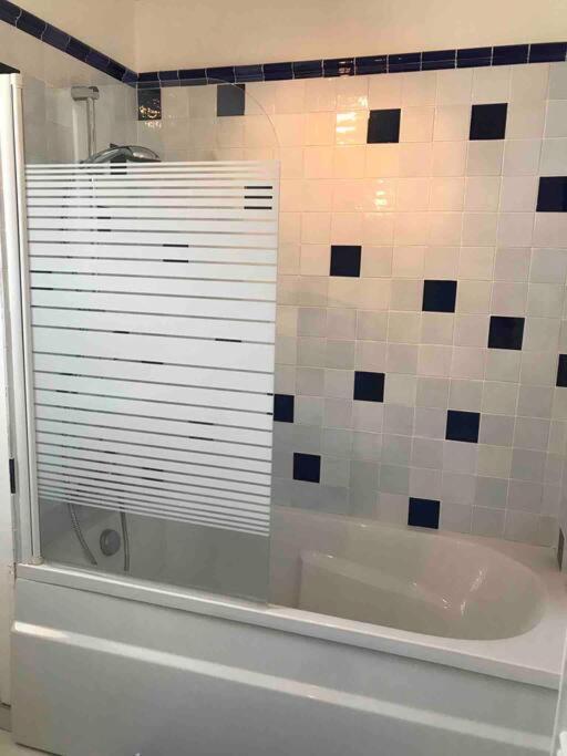 Duplex Vue Mer Plage De Saint-Clair Льо Лаванду Екстериор снимка